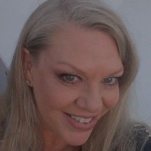 Meet your Posher, Carla